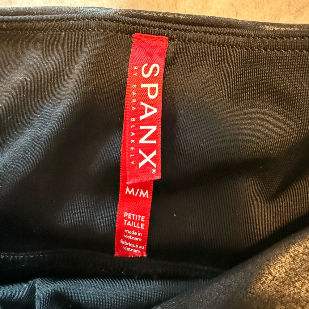 SPANX Black Leggings last chance - Picture 5 of 6
